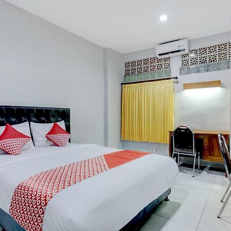 Oyo 90089 Hotel Satria Syariah Denpasar Zewnętrze zdjęcie